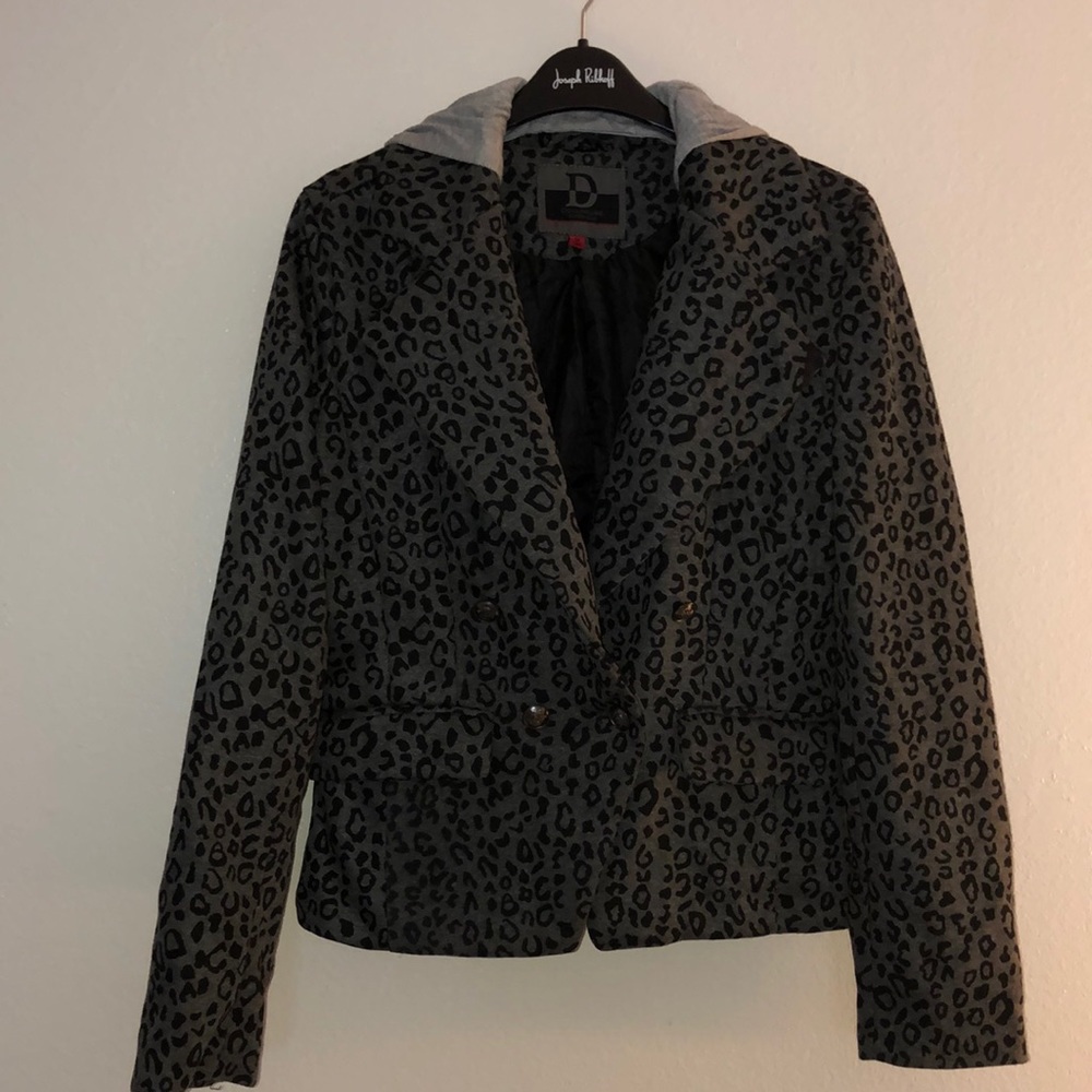 Dollhouse Jacket ! Size Medium, leopard print